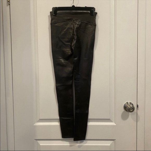 Spanx Faux Leather Croc Leggings in Color Shine - Picture 6 of 6